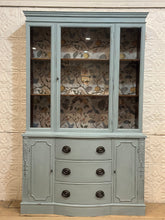 Load image into Gallery viewer, Vintage Duncan Phyfe Style China Cabinet