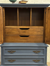Load image into Gallery viewer, Link Taylor MCM Chest on Chest