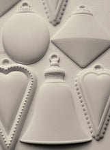 Load image into Gallery viewer, IOD Bibelots 2 6x10 Mould