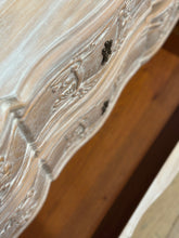 Load image into Gallery viewer, Henredon 3 Drawer French provincial dresser with Mirror