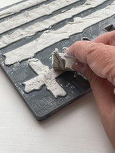 Load image into Gallery viewer, IOD Faux Bois 6x10 Mould