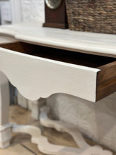 Load image into Gallery viewer, Minton Spidell Entryway Console Table