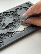 Load image into Gallery viewer, IOD Wreath an Swags 6 x 10 mould