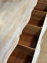 Load image into Gallery viewer, Henredon 3 Drawer French provincial dresser with Mirror