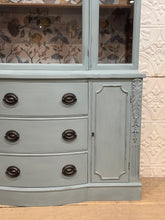 Load image into Gallery viewer, Vintage Duncan Phyfe Style China Cabinet