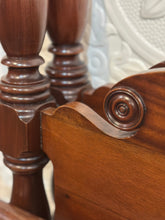 Load image into Gallery viewer, Pair of Vintage Mahogany Twin Beds