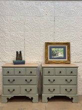 Load image into Gallery viewer, Pair of Pennsylvania House Nightstands
