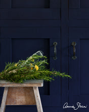 Load image into Gallery viewer, Oxford Navy - Chalk Paint® by Annie Sloan
