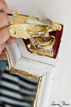 Load image into Gallery viewer, Annie Sloan Metal Leaf Gold Loose