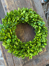 Load image into Gallery viewer, Boxwood Wreath