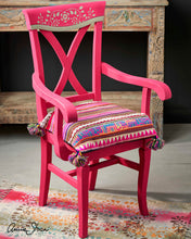 Load image into Gallery viewer, Capri Pink - Chalk Paint® by Annie Sloan